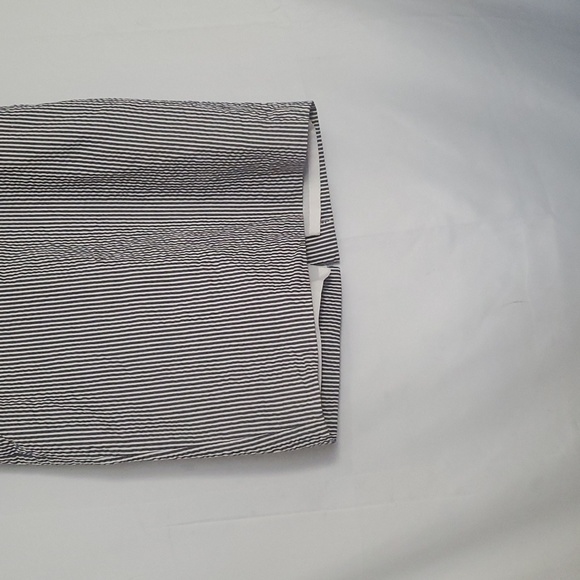 Ann Taylor Navy and White Striped Skirt With a matching Belt Size 4 - Picture 6 of 9